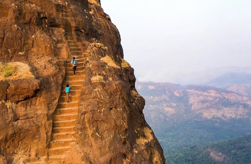 Kalavantin Durg Trek, India